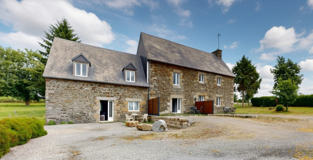 Ensemble immobilier de caractère composé de 3 logements 22
