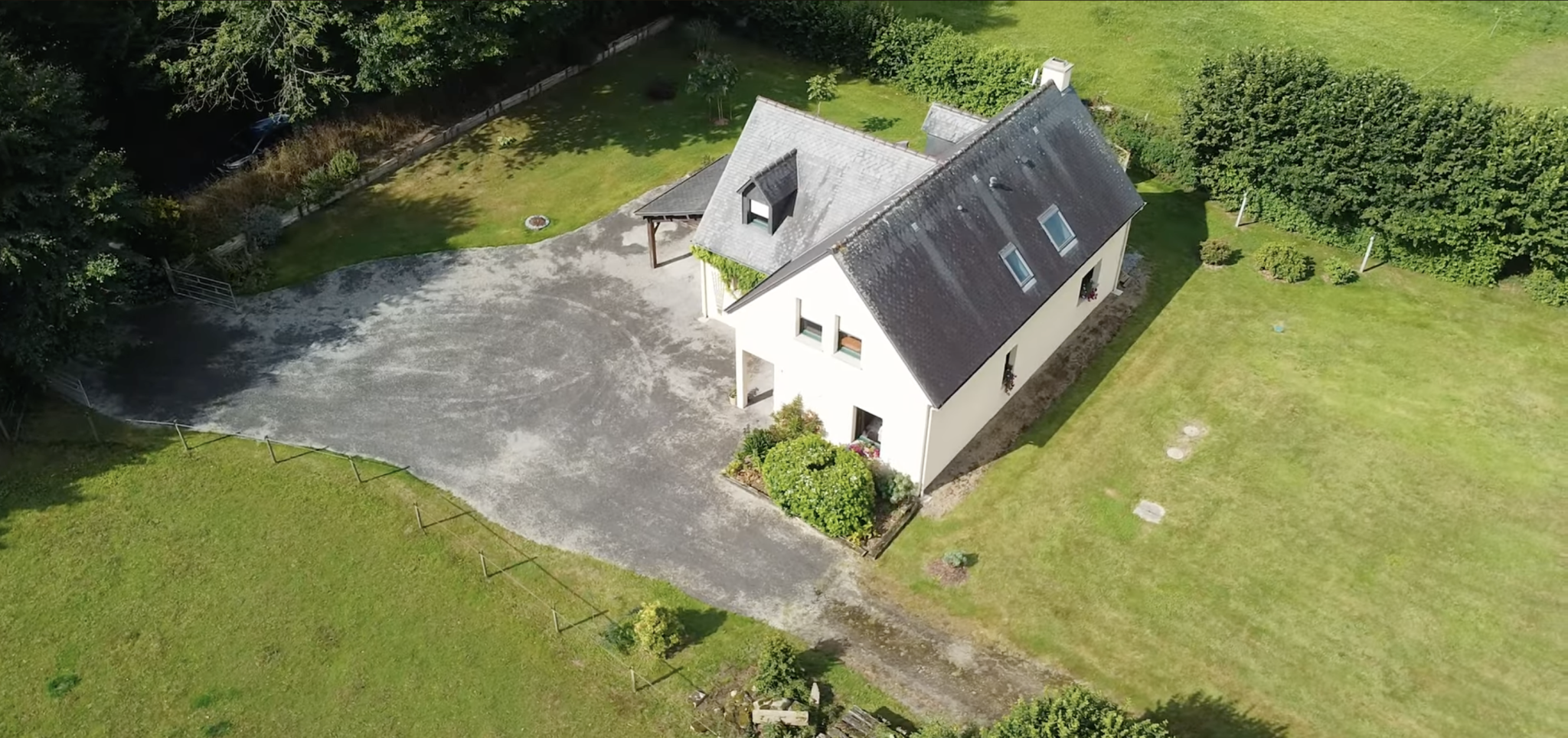 Propriété de 175m2 avec écurie et terres environnement pai